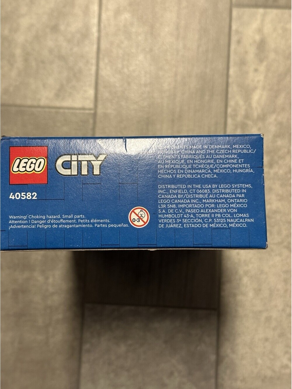 LEGO 40582 - City - 4x4 Off-Road Ambulance Rescue - 2023 - NEW & Sealed - Picture 3 of 4